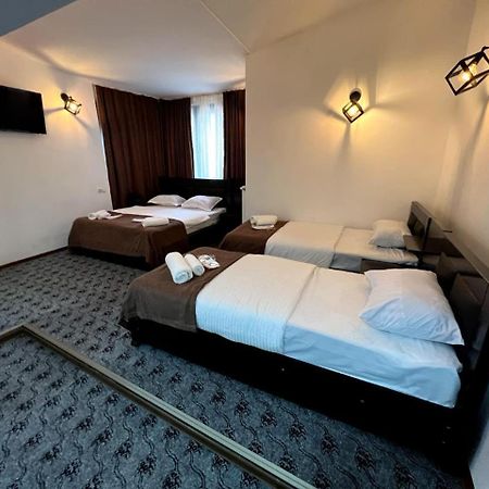 Elno Hotel Tbilisi Esterno foto