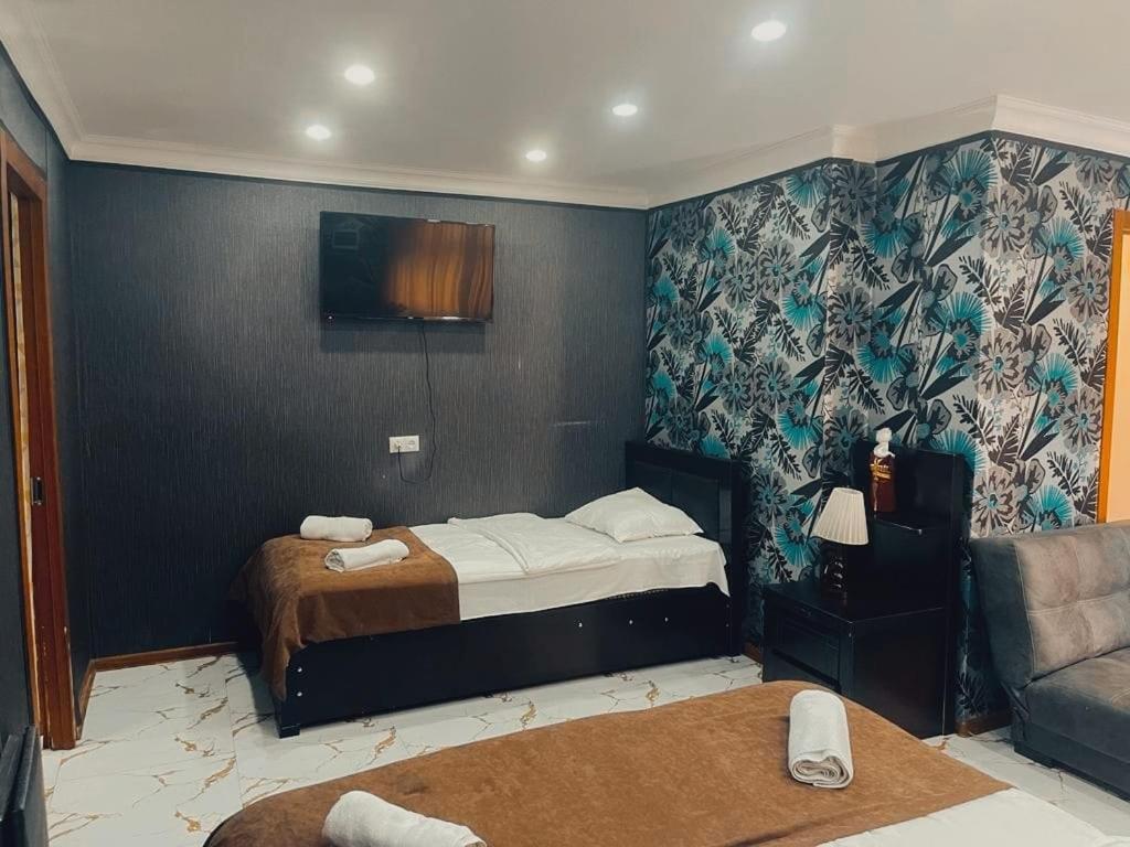 Elno Hotel Tbilisi Esterno foto