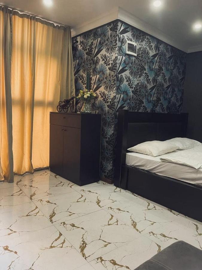 Elno Hotel Tbilisi Esterno foto
