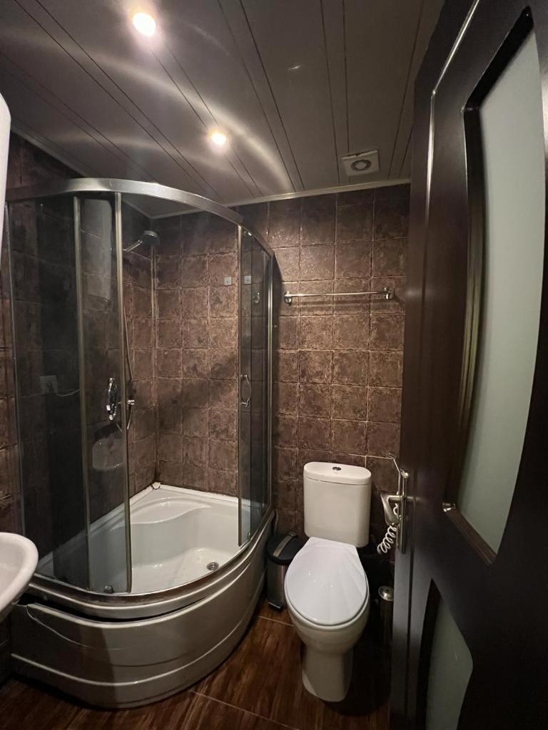 Elno Hotel Tbilisi Esterno foto