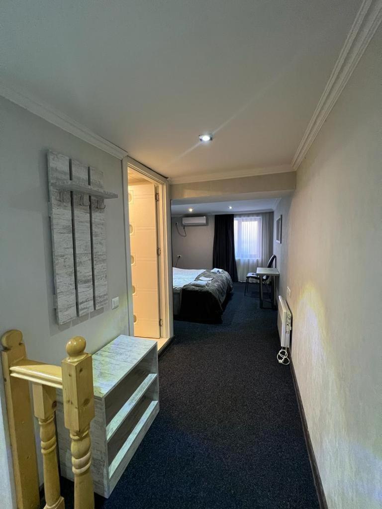 Elno Hotel Tbilisi Esterno foto
