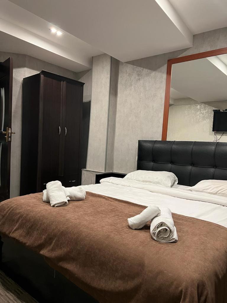 Elno Hotel Tbilisi Esterno foto