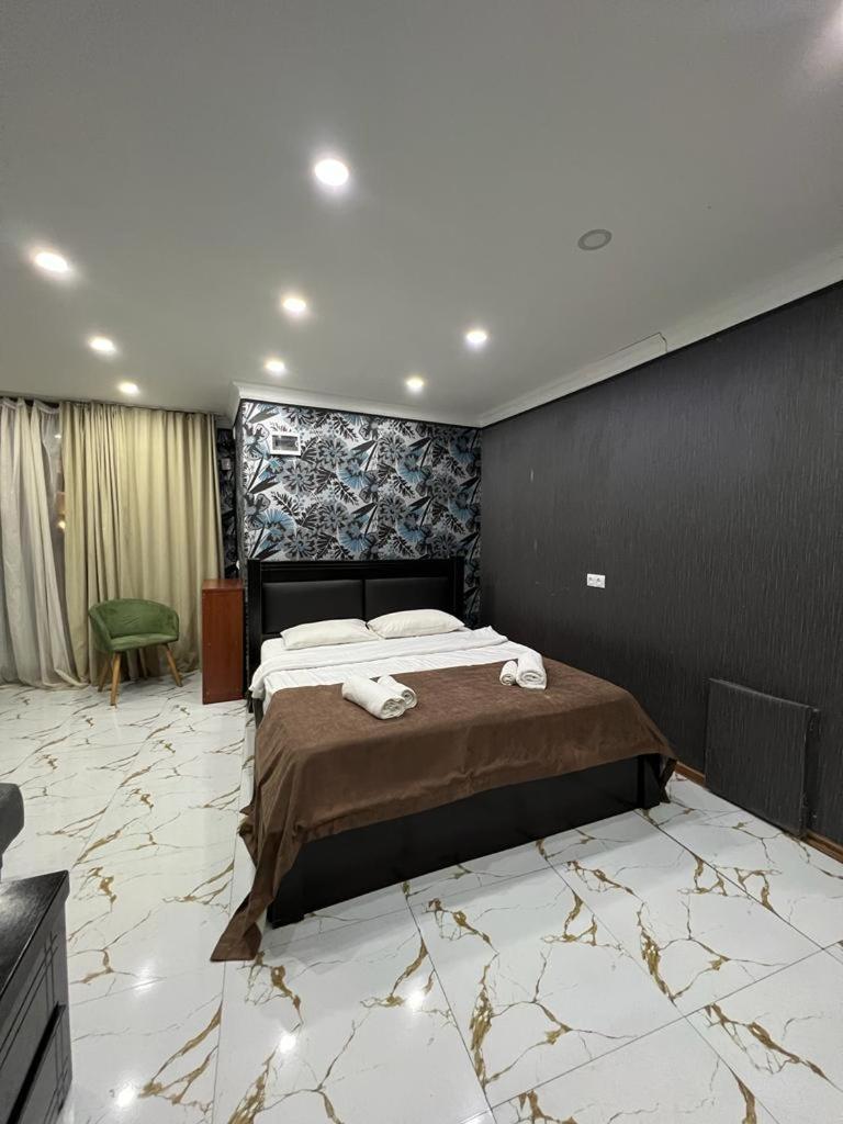 Elno Hotel Tbilisi Esterno foto