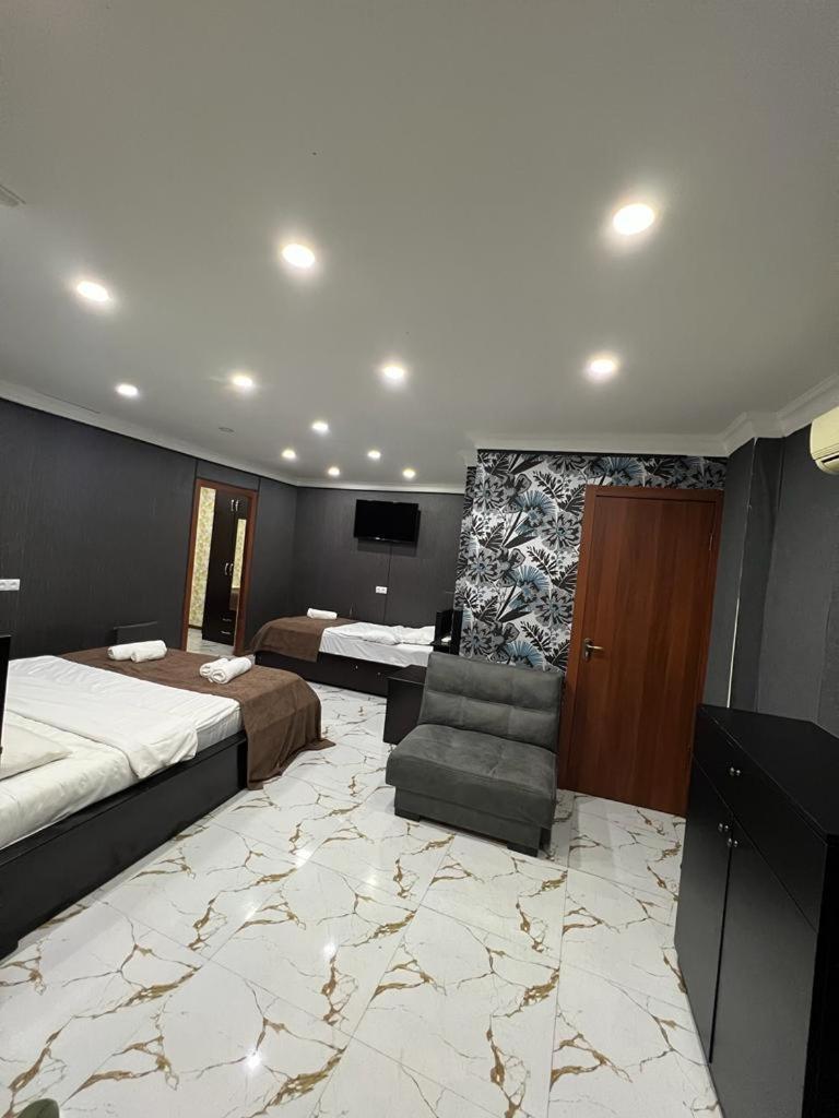 Elno Hotel Tbilisi Esterno foto