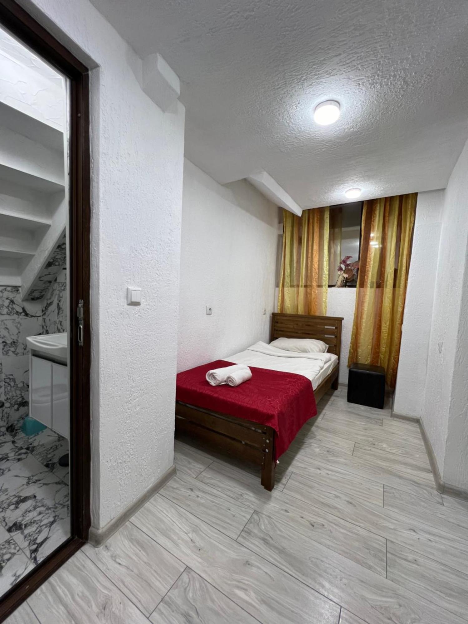 Elno Hotel Tbilisi Esterno foto